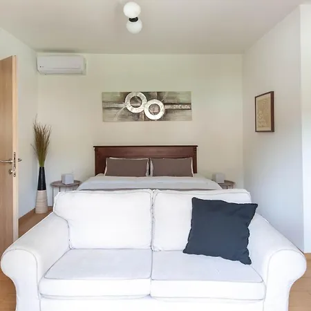 1951 Apartment