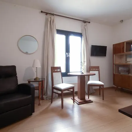 1951 Apartamento *